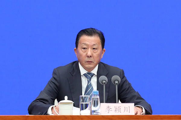 迪马：切尔西与热刺谈加拉格尔转会 金额约4000万欧著名转会专家迪马济奥消息，热刺正在与切尔西就蓝军中场加拉格尔的转会进行谈判。